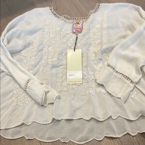 Johnny Was Cream Ruffled 3/4 Sleeve Blouse